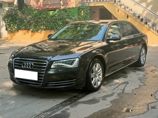 Second-hand 2011 Audi A8 4.2 FSI quattro for sale in New Delhi-3