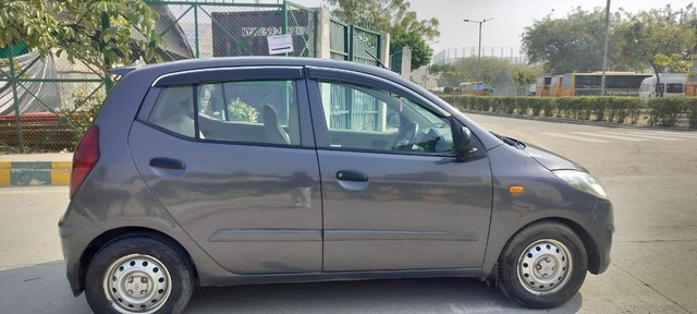 Second-hand 2012 Hyundai i10 Era for sale in Noida-2