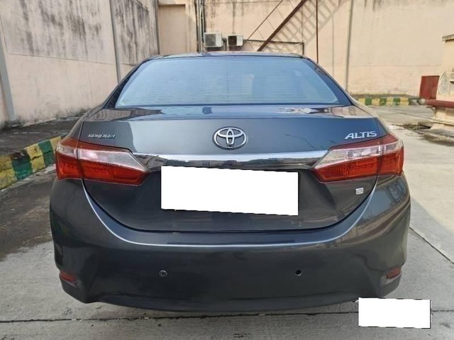 Second-hand 2015 Toyota Corolla Altis G AT for sale in Noida-3