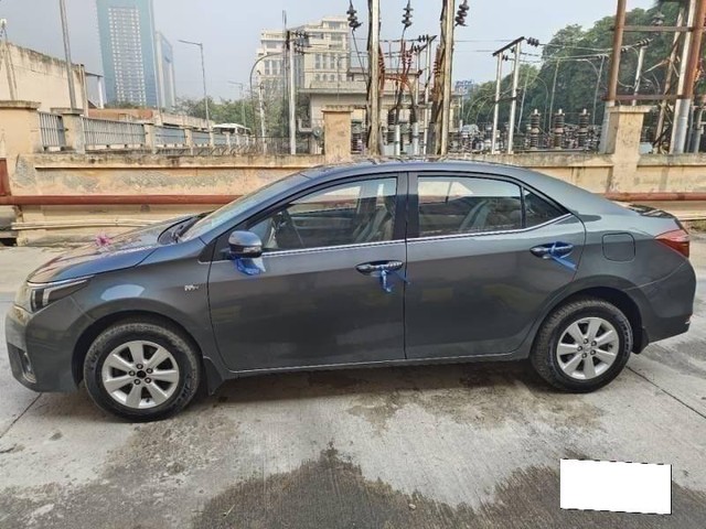 Second-hand 2015 Toyota Corolla Altis G AT for sale in Noida-4