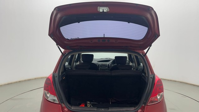 Second-hand 2014 Hyundai i20 Sportz 1.4 CRDi for sale in Kolkata-9