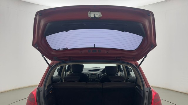 Second-hand 2014 Hyundai i20 Sportz 1.4 CRDi for sale in Kolkata-32