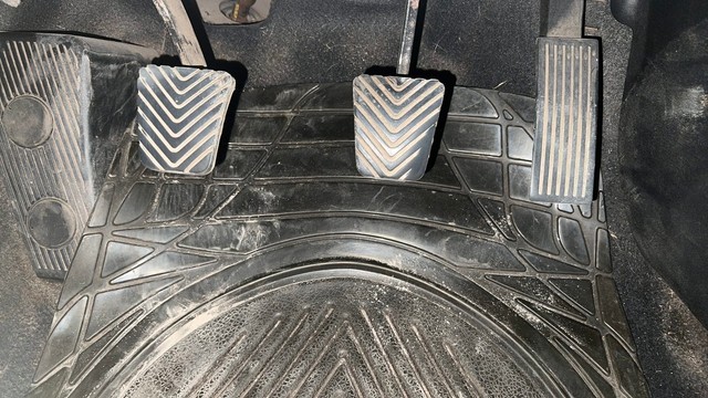 Second-hand 2014 Hyundai i20 Sportz 1.4 CRDi for sale in Kolkata-14