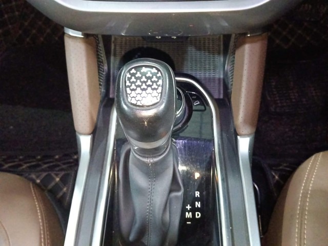 Second-hand 2020 Tata Harrier XZA Dual Tone AT for sale in Kochi-12