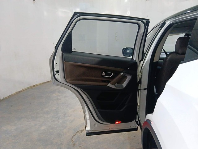 Second-hand 2020 Tata Harrier XZA Dual Tone AT for sale in Kochi-24