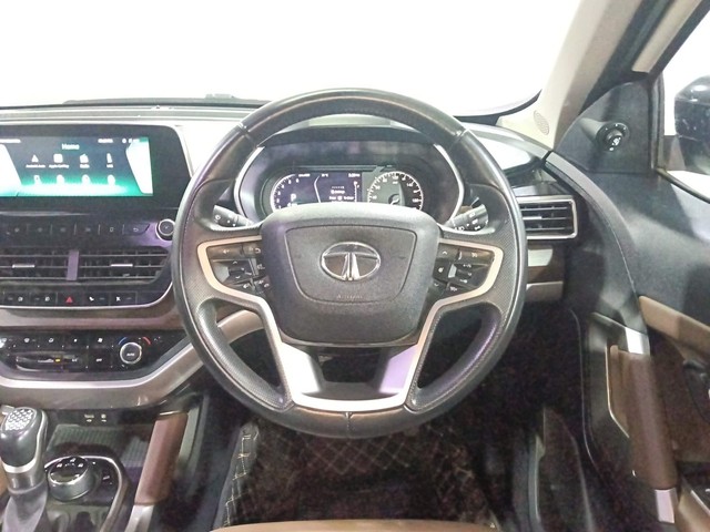 Second-hand 2020 Tata Harrier XZA Dual Tone AT for sale in Kochi-36