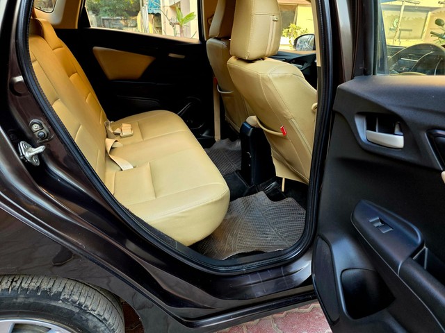 Second-hand 2018 Honda Jazz 1.2 V i VTEC for sale in New Delhi-6
