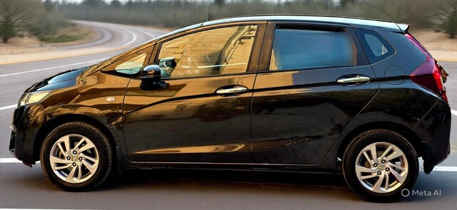 Second-hand 2018 Honda Jazz 1.2 V i VTEC for sale in New Delhi-3