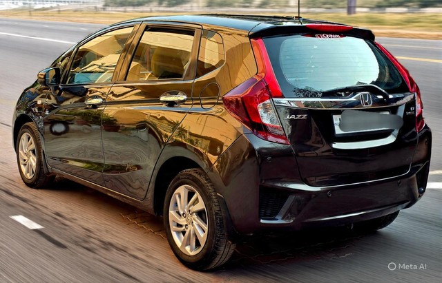 Second-hand 2018 Honda Jazz 1.2 V i VTEC for sale in New Delhi-2