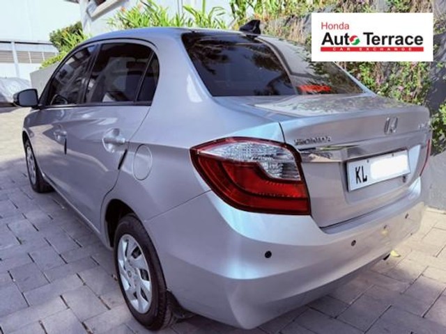 Second-hand 2016 Honda Amaze S Diesel for sale in Thrissur-2