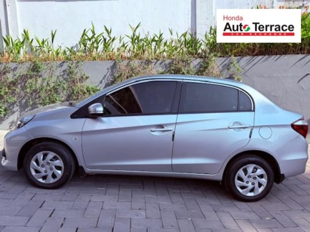 Second-hand 2016 Honda Amaze S Diesel for sale in Thrissur-1