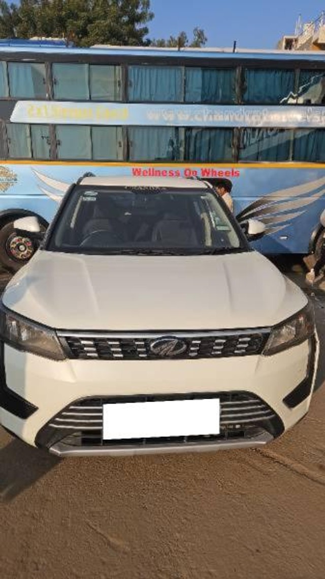 Second-hand 2022 Mahindra XUV300 W6 Diesel Sunroof BSVI for sale in Jaisalmer-1