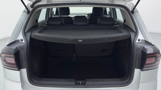 Second-hand 2022 Volkswagen Taigun 1.0 Highline for sale in Noida-9