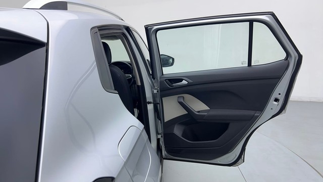 Second-hand 2022 Volkswagen Taigun 1.0 Highline for sale in Noida-35