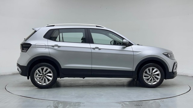 Second-hand 2022 Volkswagen Taigun 1.0 Highline for sale in Noida-2