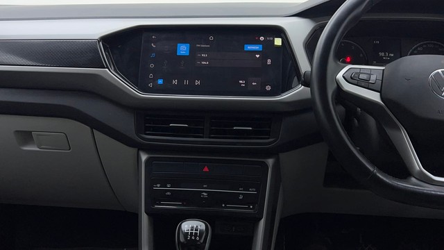 Second-hand 2022 Volkswagen Taigun 1.0 Highline for sale in Noida-26