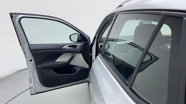 Second-hand 2022 Volkswagen Taigun 1.0 Highline for sale in Noida-29