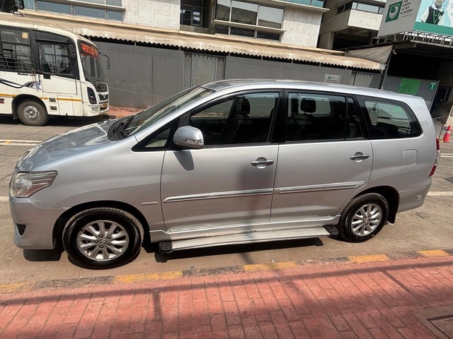 Second-hand 2013 Toyota Innova 2.5 VX (Diesel) 7 Seater BS IV for sale in Mumbai-8