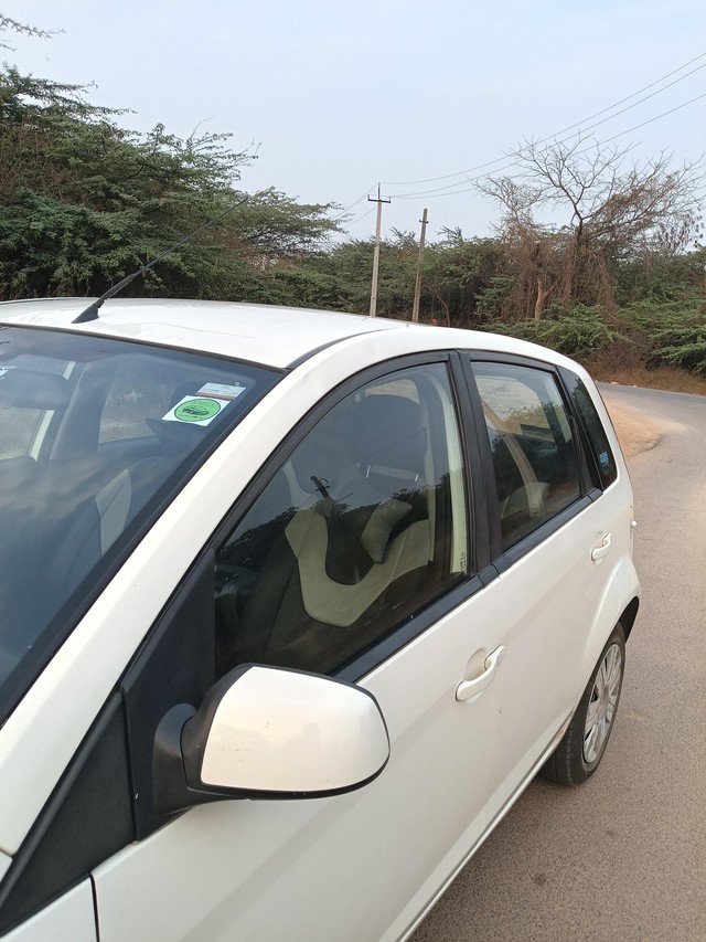 Second-hand 2012 Ford Figo Diesel ZXI for sale in Hyderabad-9