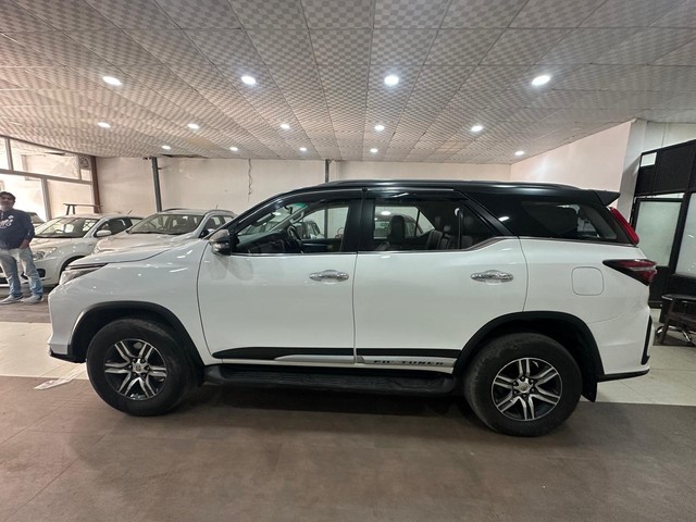 Second-hand 2018 Toyota Fortuner 2.8 2WD AT BSIV for sale in Jaipur-4