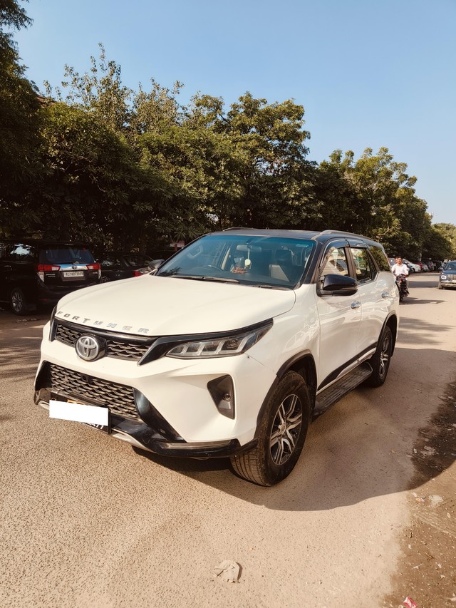 Second-hand 2018 Toyota Fortuner 2.8 2WD AT BSIV for sale in Jaipur-5