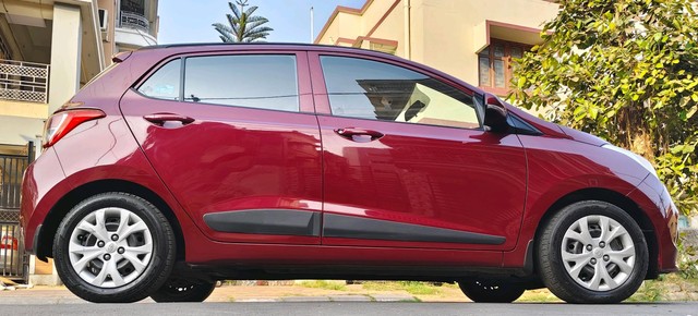 Second-hand 2015 Hyundai Grand i10 CRDi Sportz for sale in Kolkata-1