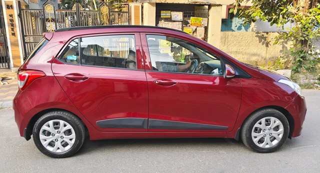 Second-hand 2015 Hyundai Grand i10 CRDi Sportz for sale in Kolkata-20