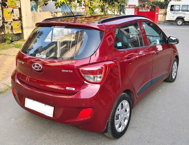 Second-hand 2015 Hyundai Grand i10 CRDi Sportz for sale in Kolkata-19