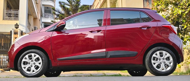 Second-hand 2015 Hyundai Grand i10 CRDi Sportz for sale in Kolkata-2