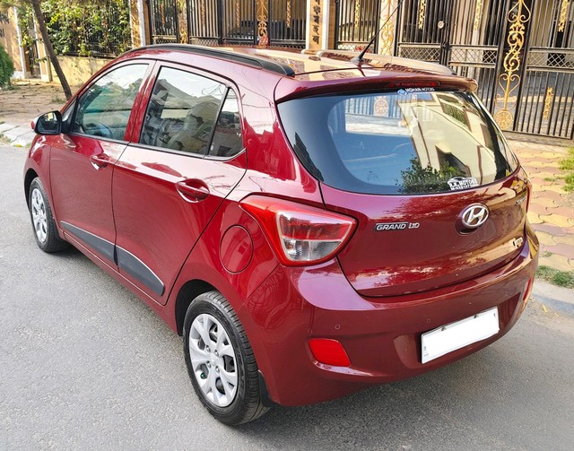 Second-hand 2015 Hyundai Grand i10 CRDi Sportz for sale in Kolkata-17