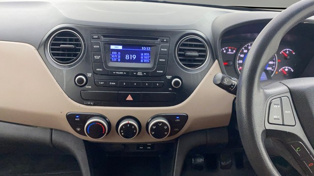 Second-hand 2016 Hyundai Grand i10 CRDi Sportz for sale in Ahmedabad-22