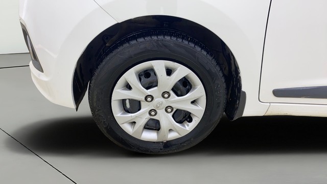 Second-hand 2016 Hyundai Grand i10 CRDi Sportz for sale in Ahmedabad-25