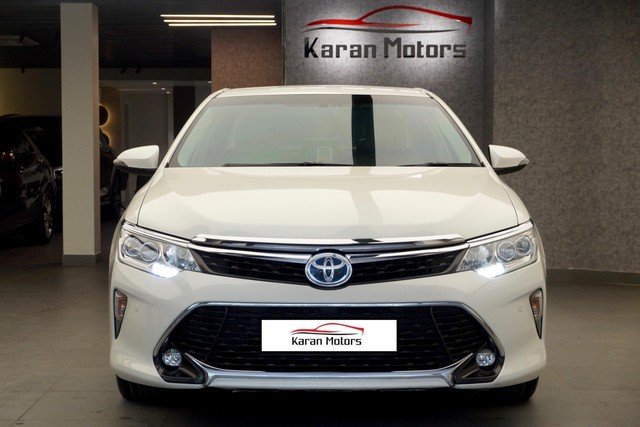 Second-hand 2017 Toyota Camry Hybrid for sale in New Delhi-3