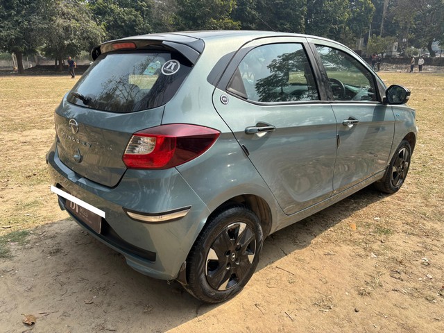 Second-hand 2023 Tata Tiago XZ Plus for sale in Lucknow-5