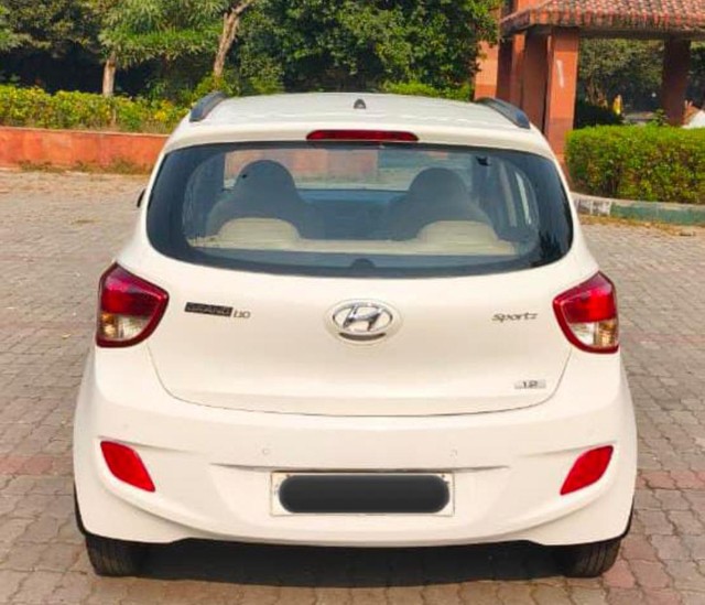 Second-hand 2016 Hyundai i10 Sportz 1.1L for sale in New Delhi-2
