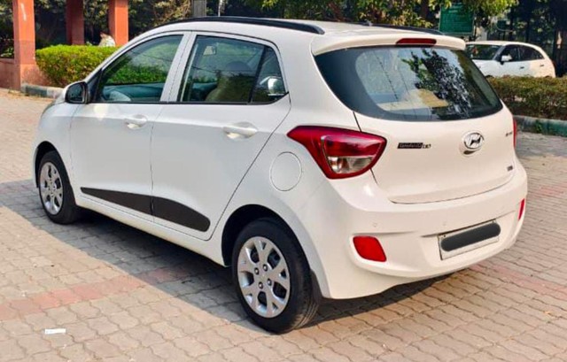 Second-hand 2016 Hyundai i10 Sportz 1.1L for sale in New Delhi-3