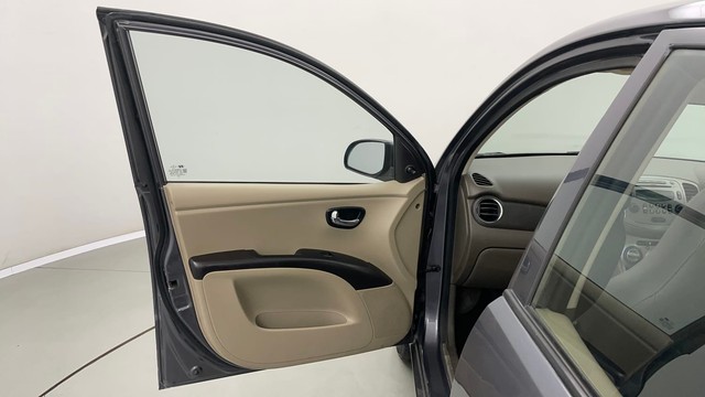 Second-hand 2016 Hyundai i10 Sportz 1.1L for sale in Jaipur-32