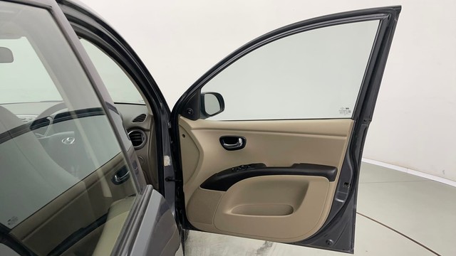 Second-hand 2016 Hyundai i10 Sportz 1.1L for sale in Jaipur-16