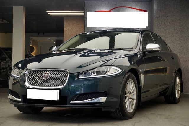 Second-hand 2015 Jaguar XF 2.0 Litre Petrol for sale in New Delhi-6