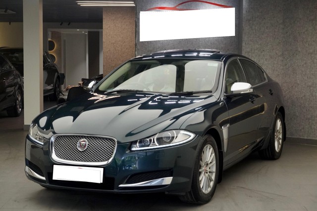 Second-hand 2015 Jaguar XF 2.0 Litre Petrol for sale in New Delhi-2