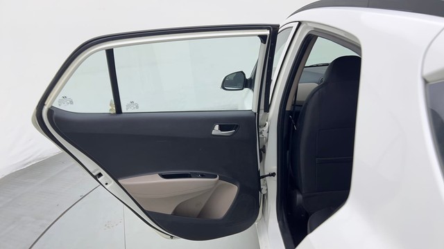 Second-hand 2014 Hyundai Grand i10 1.2 Kappa Sportz BSIV for sale in Chandigarh-23