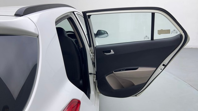 Second-hand 2014 Hyundai Grand i10 1.2 Kappa Sportz BSIV for sale in Chandigarh-32