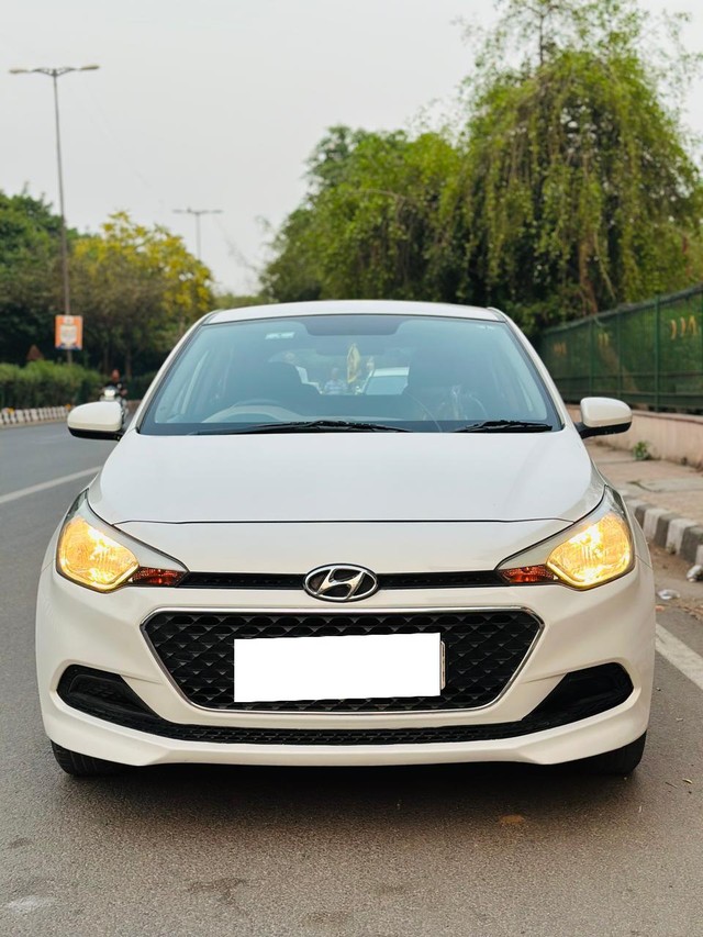 Second-hand 2017 Hyundai i20 1.2 Era for sale in New Delhi-3