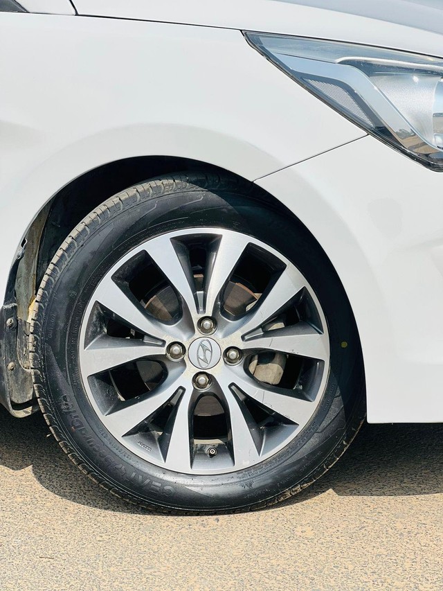 Second-hand 2016 Hyundai Verna 1.6 VTVT AT SX for sale in Vadodara-5