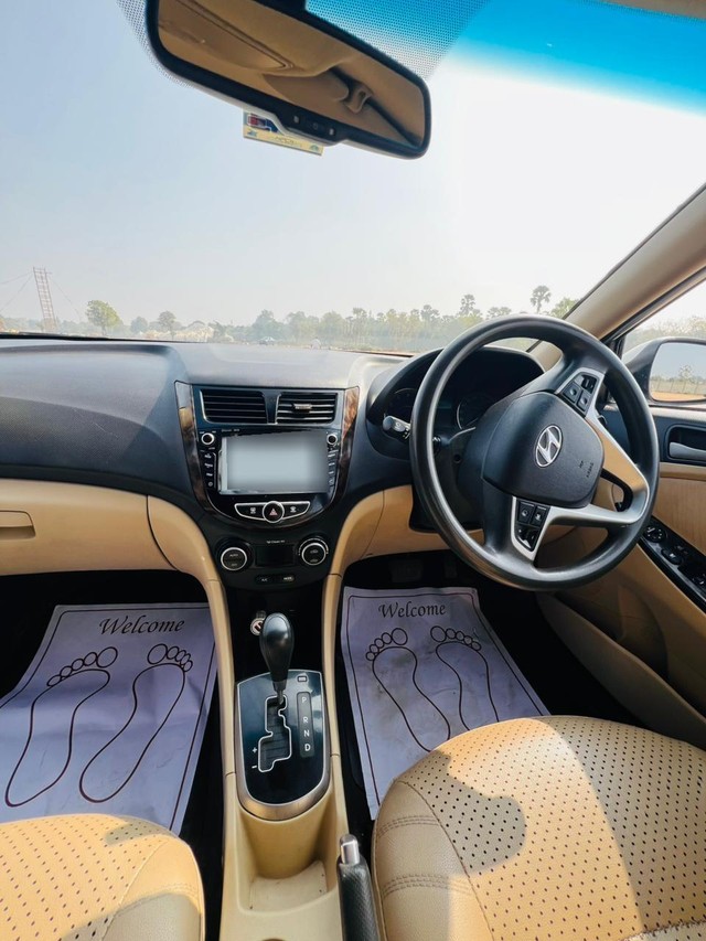 Second-hand 2016 Hyundai Verna 1.6 VTVT AT SX for sale in Vadodara-3