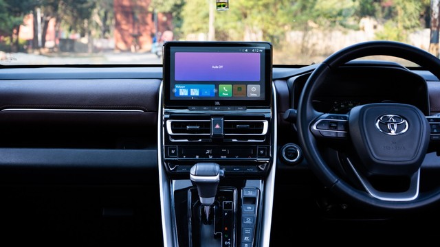 Second-hand 2024 Toyota Innova Hycross ZX(O) Hybrid for sale in New Delhi-10