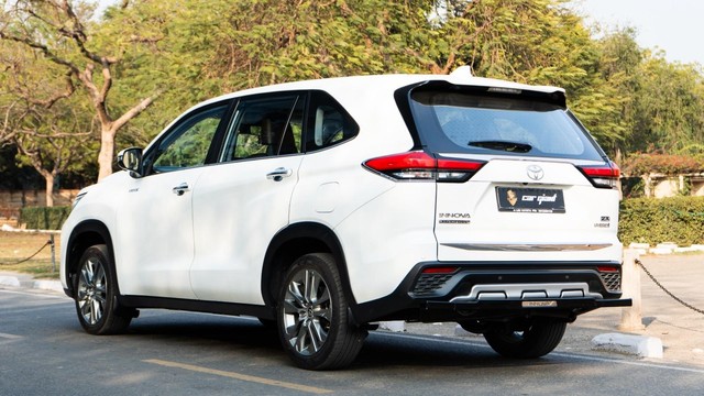 Second-hand 2024 Toyota Innova Hycross ZX(O) Hybrid for sale in New Delhi-7