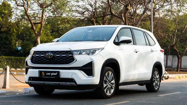 Second-hand 2024 Toyota Innova Hycross ZX(O) Hybrid for sale in New Delhi-6