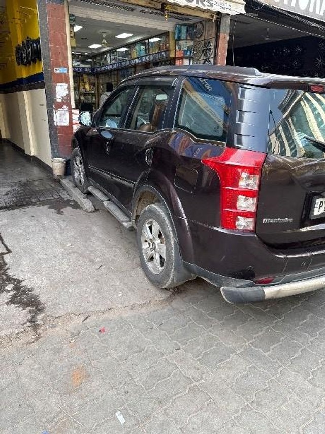Second-hand 2013 Mahindra XUV500 W8 FWD for sale in East Godavari-2