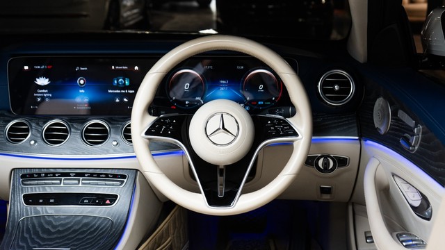 Second-hand 2024 Mercedes-Benz E-Class Exclusive E 200 for sale in New Delhi-8